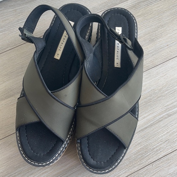 Zara shoes. Brand new. Never worn - Picture 1 of 2